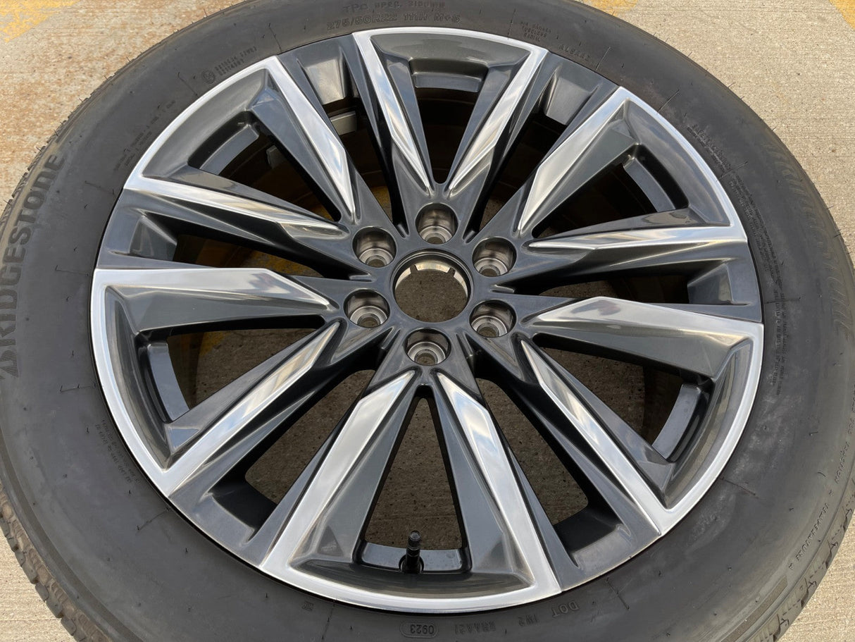 (1) 22" Cadillac Escalade OEM Platinum 4869 95028 wheel rim 2023 2024 2025 2026 Texas Truck Tire
