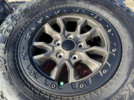 17" Jeep Wrangler 392 Gladiator Rubicon OEM 9304 95240 BEADLOCK wheels rims Texas Truck Tire
