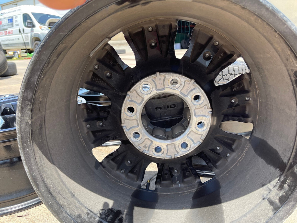 20" Chevy Silverado ULTIMATE 2500 3500 OEM 5958 14138 wheels rims 2024 2025 2026 Texas Truck Tire