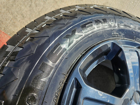 17" Jeep Wrangler Rubicon OEM wheels rims 9216 Gladiator tires NEXEN NEW Texas Truck Tire