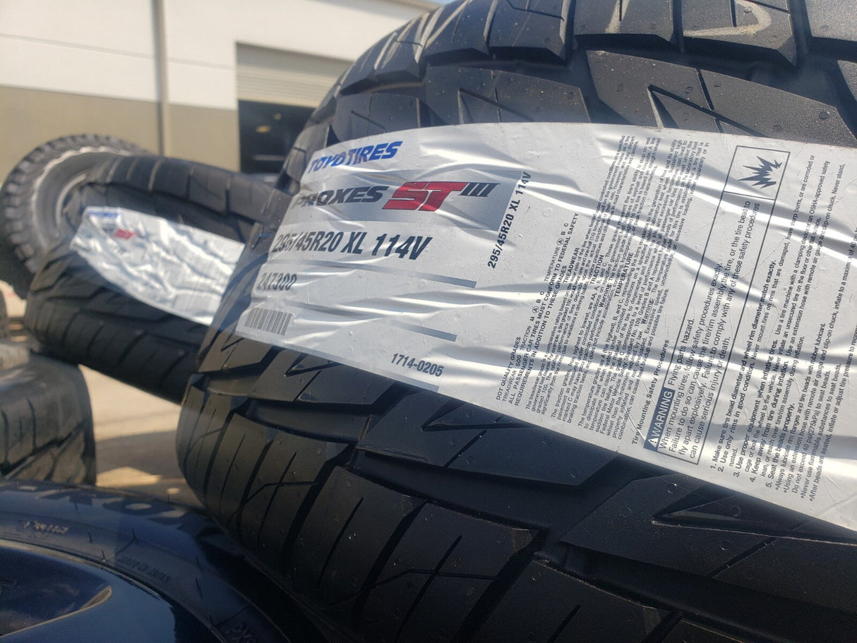 20" Jeep Grand Cherokee SRT Trackhawk OEM 9139 wheels rims tires NEW Texas Truck Tire