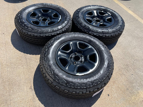 (1) 17" Jeep Gladiator OEM wheel rim 9220 9240 spare Wrangler 2024 2025 2026 NEW Texas Truck Tire