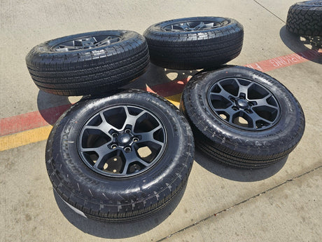 (1) 17" Jeep Wrangler Rubicon OEM 9218 wheel rim Gladiator tire NEXEN HTX2 NEW Texas Truck Tire