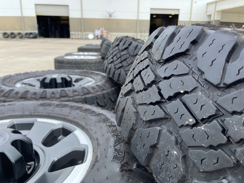 18" Ford F-250 F-350 OEM TREMOR rims wheels 10482 tires DURATRAC R/T 35" Texas Truck Tire