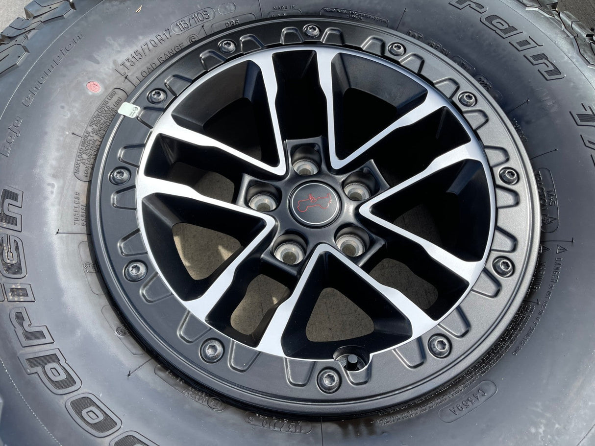 17" Jeep Wrangler 392 Gladiator Rubicon OEM 9329 BEADLOCK wheels rims NEW 35" Texas Truck Tire