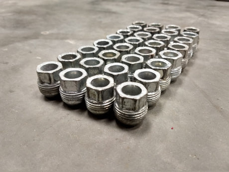 (32) 14x1.5 OEM GM lug nuts open end threaded 2500 3500 Chevy Silverado GMC Texas Truck Tire