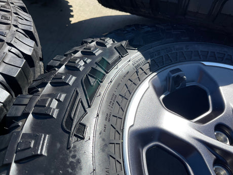 17" Jeep Wrangler Gladiator RUBICON OEM 9236 wheels rims FALKEN M/T Texas Truck Tire