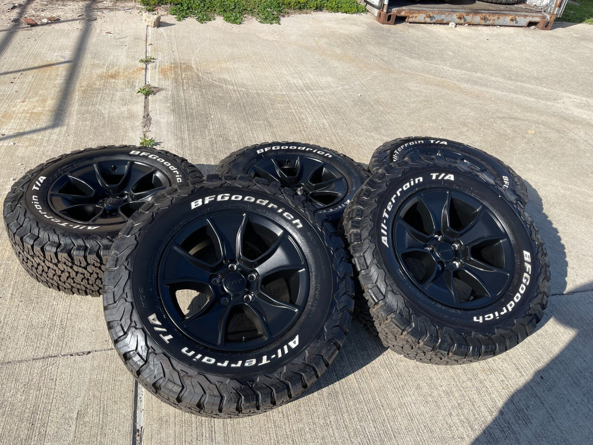 (4) 17" Jeep Wrangler Rubicon OEM 96226 wheels rims Gladiator BFG KO2 NEW 2026 Texas Truck Tire