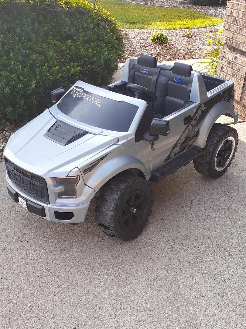 Silver Replacement Tailgate for Ford F-150 Trucks with Durable Reinforced Construction
