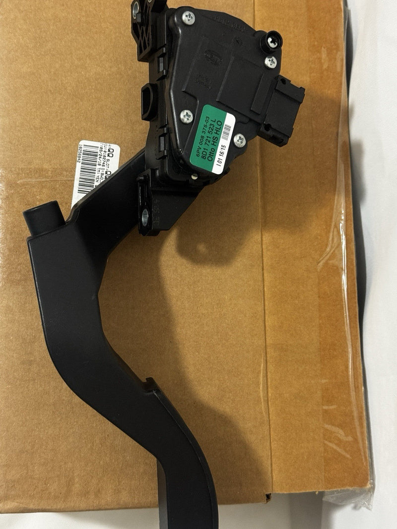 Standard Motor Accelerator Pedal Sensor APS140 PPS1039