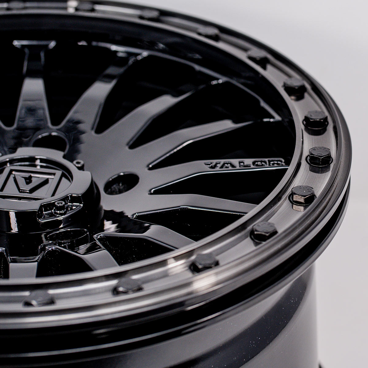 V06 Gloss Black UTV Beadlock