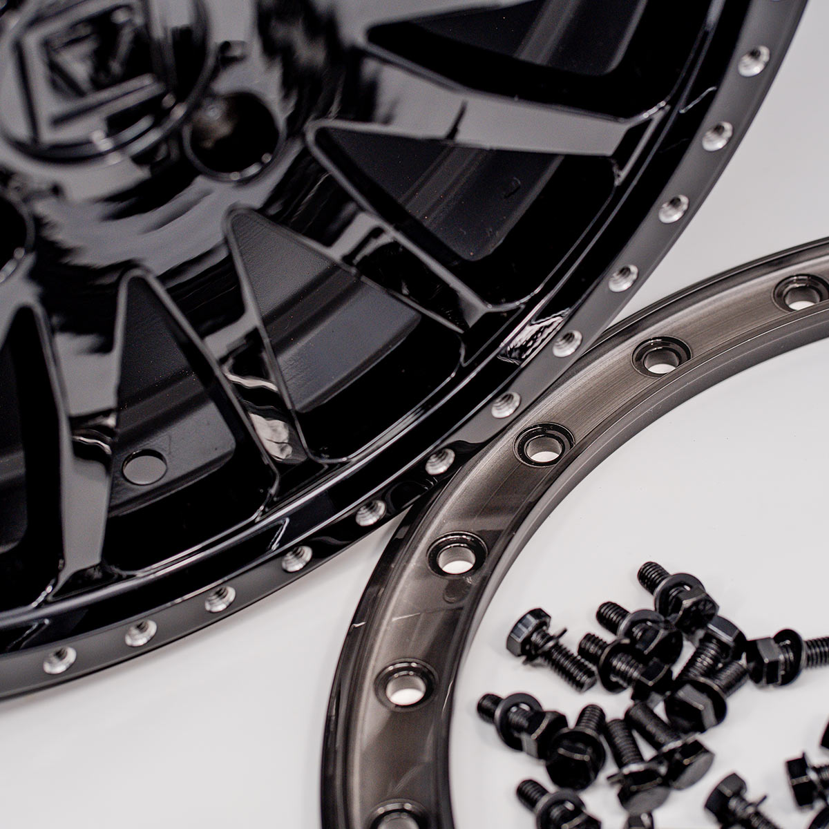 V06 Gloss Black UTV Beadlock