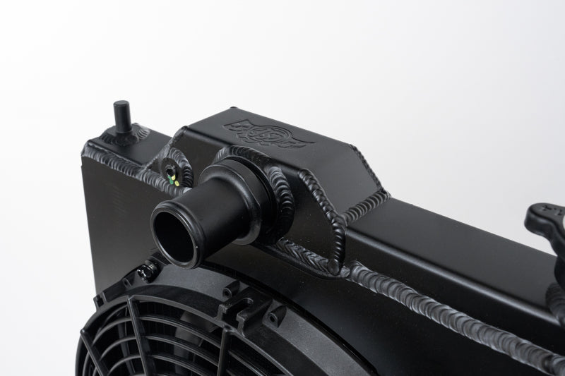 Radiateur entièrement mince CSF 96-07 Mitsubishi Evo 4/5/6/7/8/9 avec ventilateur de 12 pouces et carénage/-16AN - Noir