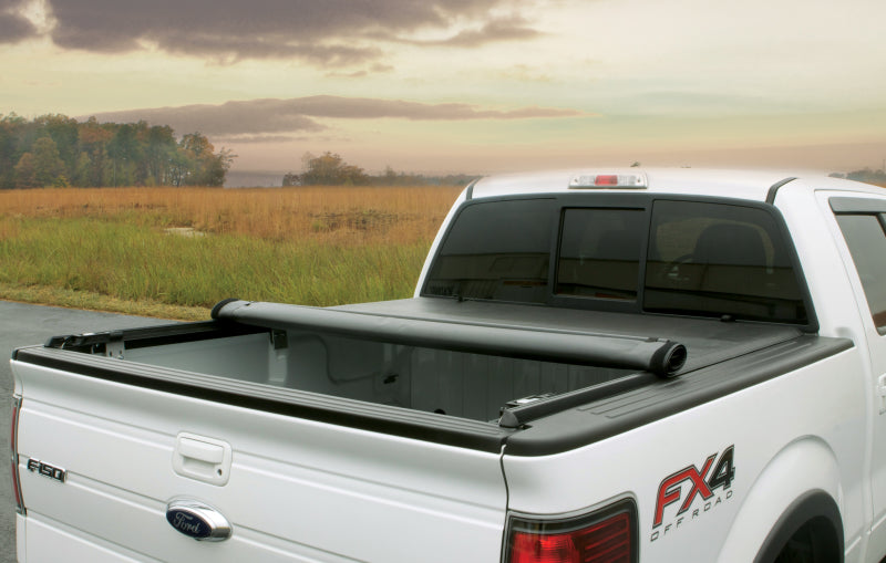 Lund 05-12 Dodge Dakota (5ft. Bed w/o Utility TRack) Genesis Roll Up Tonneau Cover - Black