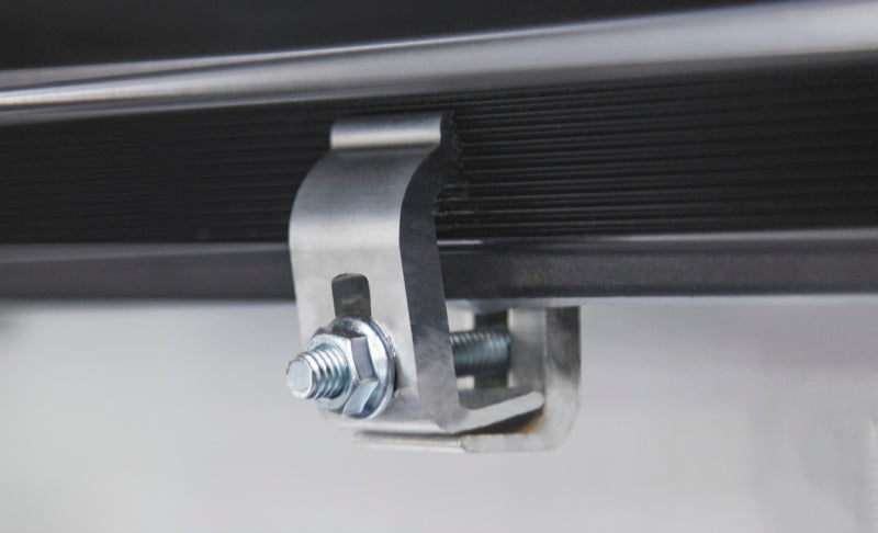 Housse enroulable pour benne Tundra Access Lorado 07-19 de 6 pi 6 po (avec garde-corps de pont)