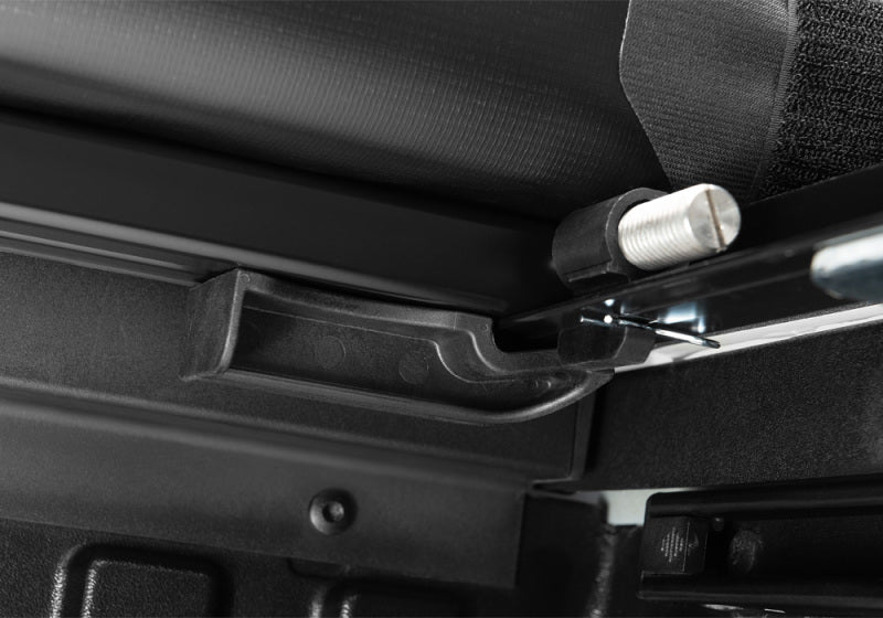 Couvre-tonneau Trifecta 2.0 pour Toyota Tundra 2022 de 5,6 pi sans système de rails Extang