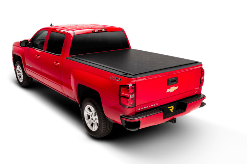 Truxedo 16-18 GMC Sierra et Chevrolet Silverado 1500/2500/3500 avec barre sport 6 pieds 6 pouces Lo Pro Bed Cover