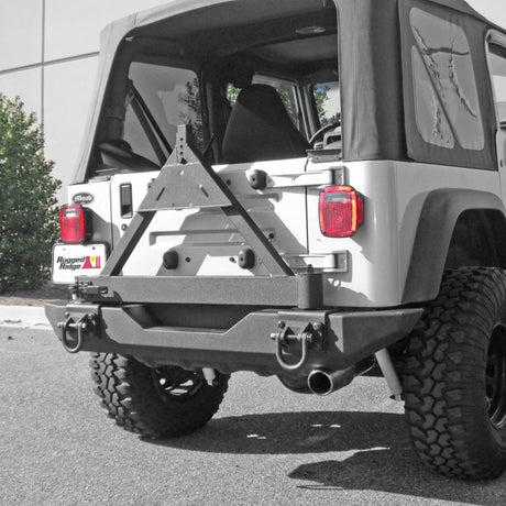Pare-chocs arrière XHD pour porte-pneus Rugged Ridge 76-06 Jeep CJ / Jeep Wrangler