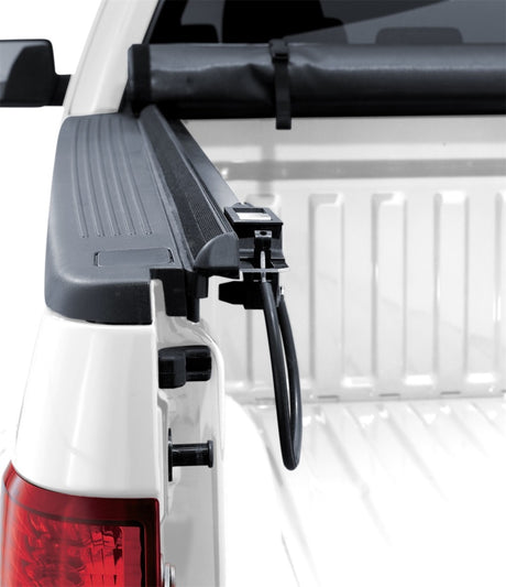 Lund 05-17 Nissan Frontier (caisse de 5 pieds sans chenille utilitaire) Genesis Elite Roll Up Tonneau Cover - Noir
