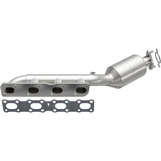 MagnaFlow Direct-Fit SS Catalytic Converter 04-06 Nissan Titan 5.6L V8 (California)