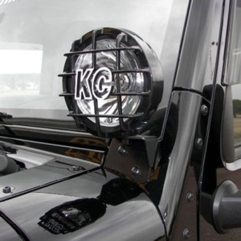 Ensemble de supports de montage de feu de pare-brise pour montant A Jeep JK 07-18 KC HiLiTES (paire) - Noir