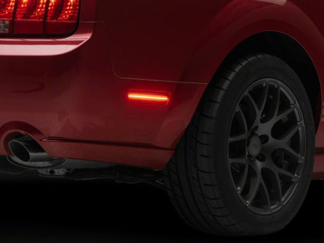 Feu de position latéral arrière à LED Raxiom 05-09 Ford Mustang Axial Series