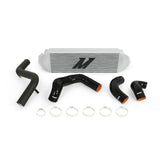 Intercooler argenté Mishimoto 2013+ Ford Focus ST avec tuyaux noirs