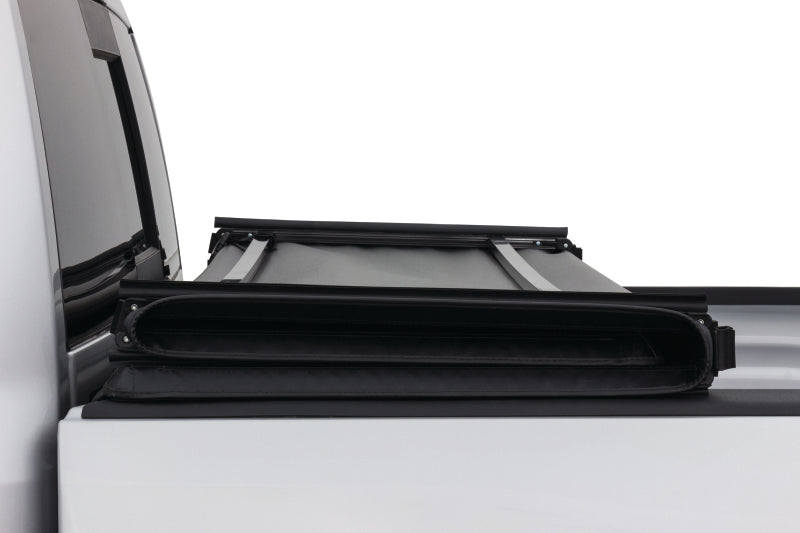 Tonno Pro 14-21 Toyota Tundra (sans système de chenilles utilitaires - PAS d'édition Trail) 6 pi 7 po. Lit pliable Tonno