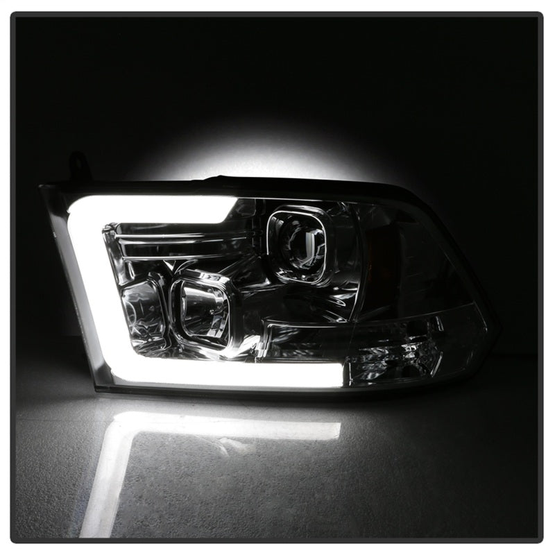 Phares de projecteur Spyder 09-16 Dodge Ram 1500 V2 - Halogène - DRL - Chrome (PRO-YD-DR09V2-LBDRL-C)