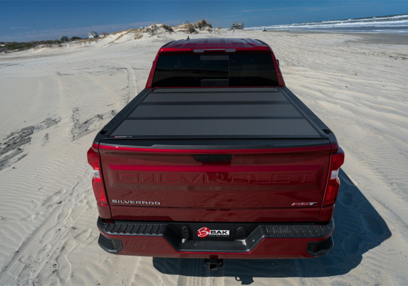 BAK 2014 Chevy Silverado 1500 / 15-20 Chevy Silverado 2500/3500 8 pieds de caisse BAKFlip MX4 finition mate