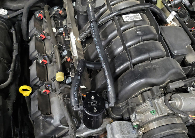 Séparateur d'huile côté passager J&amp;L 05-23 Dodge Charger 5.7L Hemi 3.0 - Noir anodisé