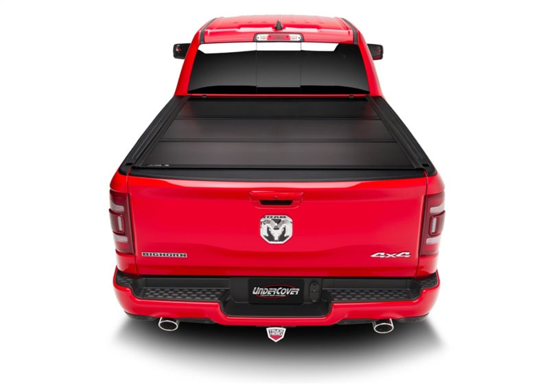 UnderCover 09-18 Ram 1500 (sans Rambox) (19+ Classic) Housse de caisse Ultra Flex de 5,7 pieds - Finition noir mat