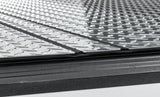 Housse de protection à trois volets Access LOMAX Pro Series 2019+ Ram 1500 5 pi 7 po à caisse courte Blk Diamond Mist (sans boîte Ram)