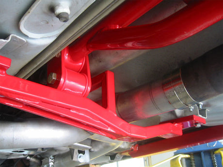 Montage de support de tunnel de carrosserie GM F 93-02 UMI Performance pour collecteurs à tube long avec boucle