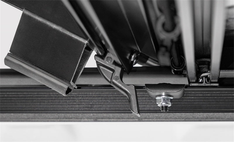 Accès LOMAX Black Diamond Plate 2019+ Ram 1500 5 pi 7 po (sauf hayon multifonction)