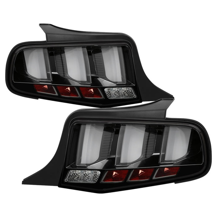 Spyder 10-12 Ford Mustang - Barre lumineuse Seq. Clignotants LED arrière - Noir - ALT-YD-FM10-LED-BK