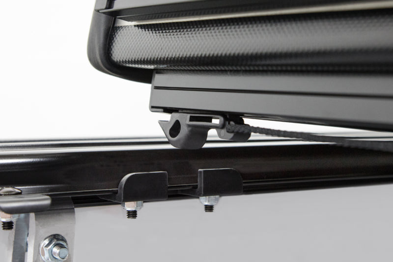 Housse de protection à trois volets Access LOMAX ProSeries 02-18 pour Dodge Ram 1500 5 pi 7 po (sans Rambox) - Blk Diamond Mist