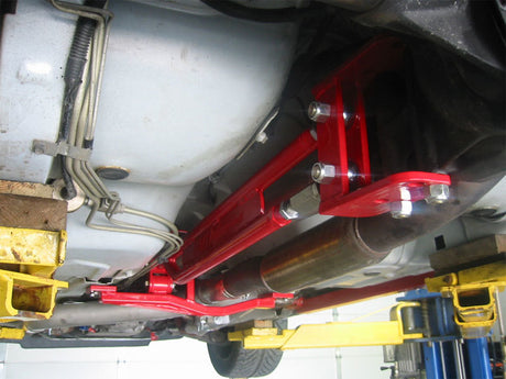 Montage de support de tunnel de carrosserie GM F 93-02 UMI Performance pour collecteurs à tube long avec boucle