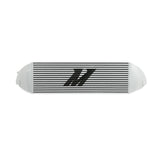 Intercooler argenté Mishimoto 2013+ Ford Focus ST avec tuyaux noirs