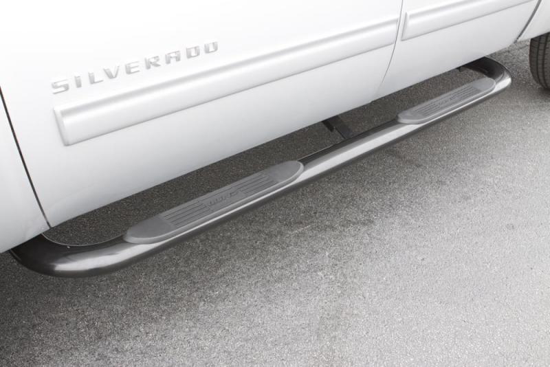 Barres de protection ovales courbées SS de 4 po pour Dodge Ram 1500 Quad Cab 09-17 de Lund - Polies