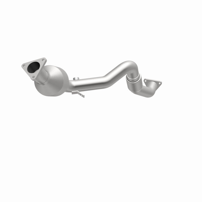 MagnaFlow Conv DF 07 VW Touareg 3.6L Front close