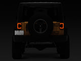 Feux arrière à LED Raxiom 07-18 Jeep Wrangler JK Axial Series - Boîtier noir (lentille fumée foncée)