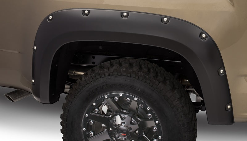 Élargisseurs de fourche Bushwacker 15-18 GMC Canyon Pocket Style 4 pièces avec plateau de 5 pieds - Noir