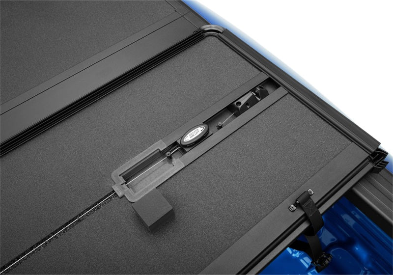 Extang 19-23 Dodge Ram avec nouvelle carrosserie RamBox (caisse de 5 pi 7 po) ALX solidement repliable