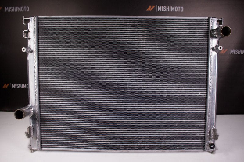 Radiateur en aluminium Mishimoto SRT8 Hellcat Performance pour Dodge Challenger R/T 2008-2016