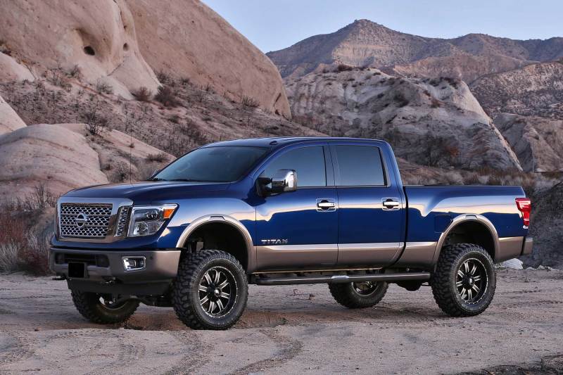 Système de base Fabtech 14-17 Nissan Titan 4WD 6 pouces avec amortisseurs de performance