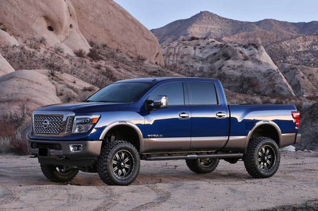 Système de base Fabtech 14-17 Nissan Titan 4WD 6 pouces avec amortisseurs de performance