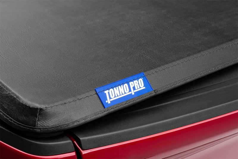 Tonno Pro 20-21 GM 25/3500HD 6,1 pieds sans boîtes de rangement latérales d'usine Couvre-tonneau pliable en trois parties Tonno Fold