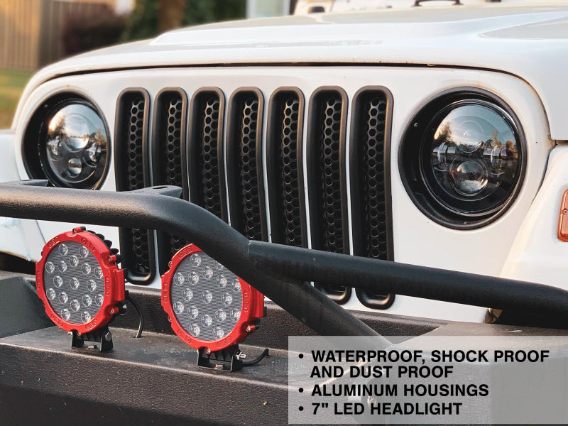 Phares à LED Daymaker de la série Axial Jeep Wrangler TJ/JK de Raxiom 97-18 - Boîtier noir (lentille transparente)