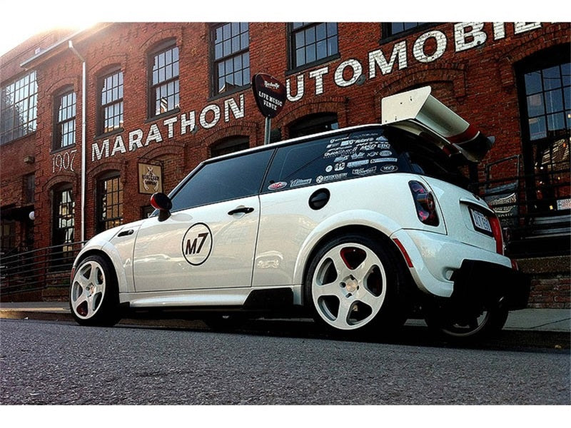 Feux arrière de style européen pour Mini Cooper 02-06/Cooper Cabriolets 05-08 Spyder Noir ALT-YD-MC02-BK